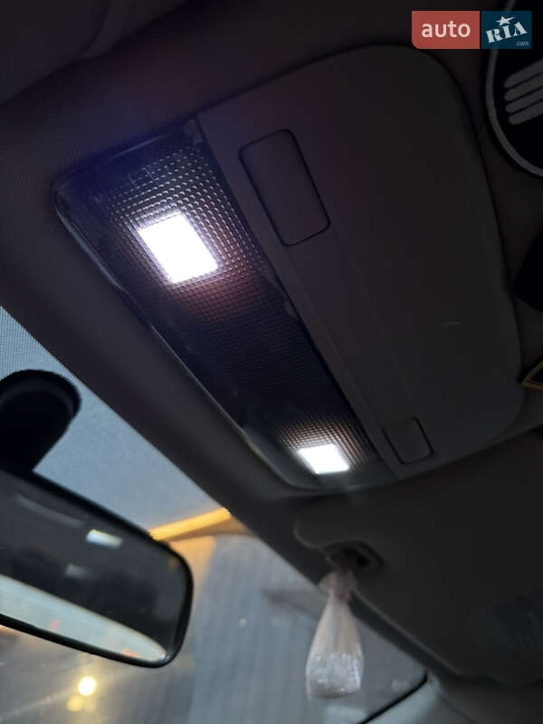 Седан Subaru Legacy 2004 в Ірпені