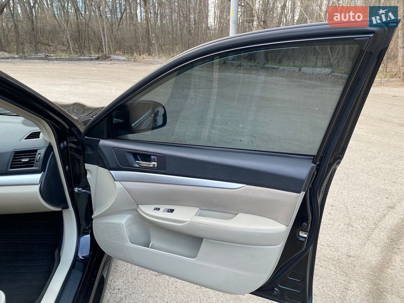 Седан Subaru Legacy 2014 в Києві