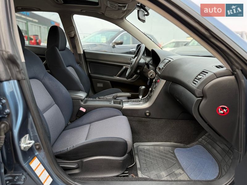 Седан Subaru Legacy 2004 в Киеве