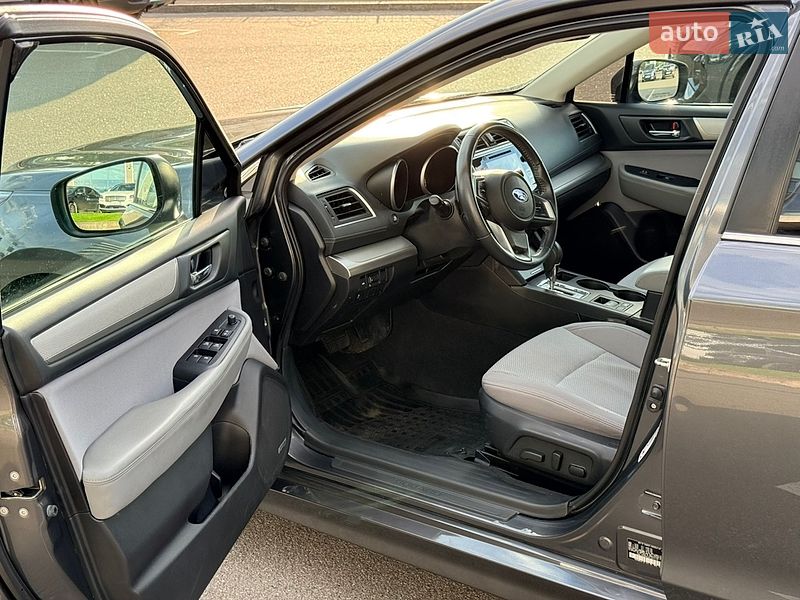 Седан Subaru Legacy 2017 в Киеве