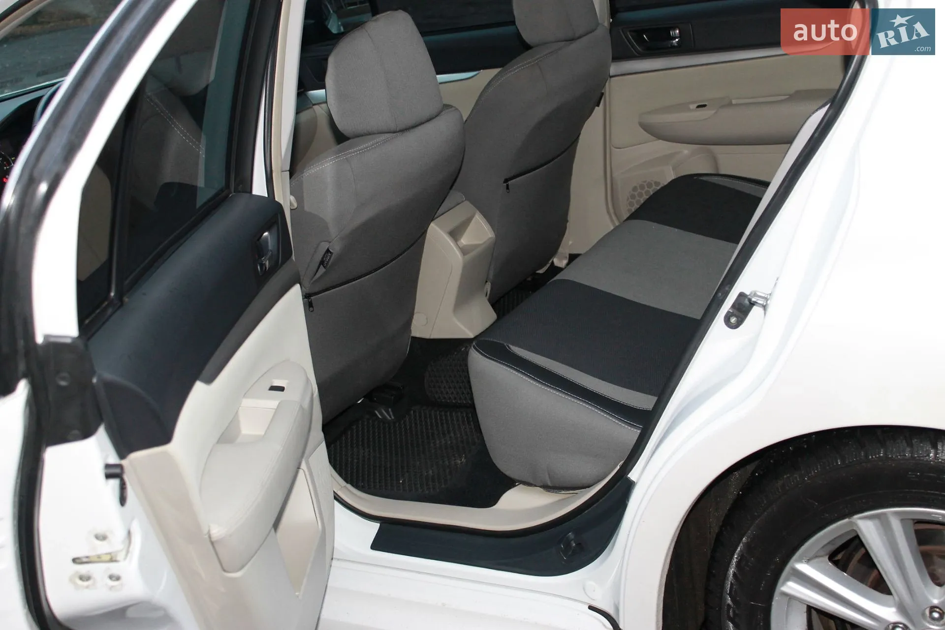 2011 Subaru Legacy - мініатюра 12