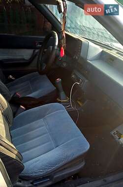 Седан Subaru Leone 1988 в Єланці