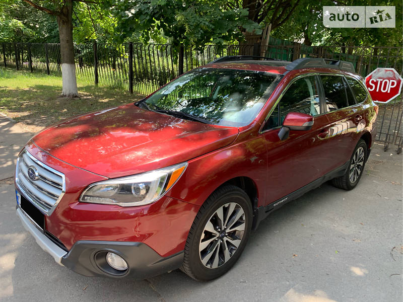 Позашляховик / Кросовер Subaru Outback 2015 в Києві