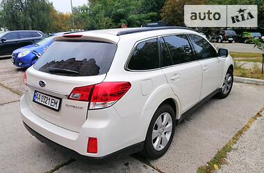 Внедорожник / Кроссовер Subaru Outback 2011 в Броварах