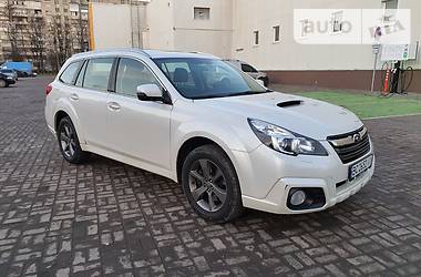 Позашляховик / Кросовер Subaru Outback 2014 в Львові