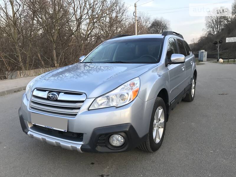 Універсал Subaru Outback 2013 в Чернівцях
