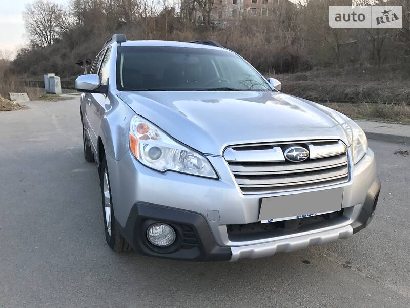 Універсал Subaru Outback 2013 в Чернівцях