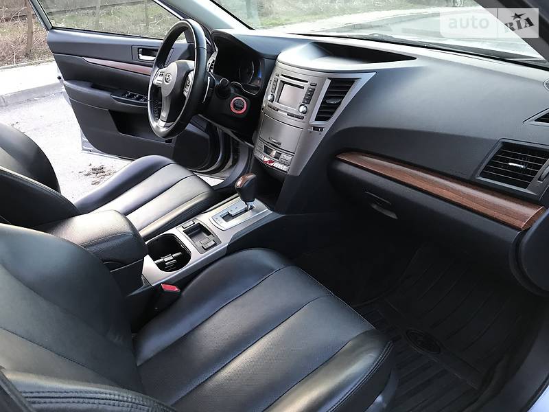 Универсал Subaru Outback 2013 в Черновцах