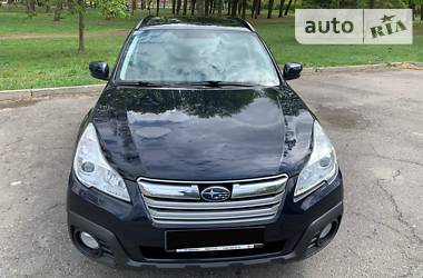 Внедорожник / Кроссовер Subaru Outback 2013 в Полтаве