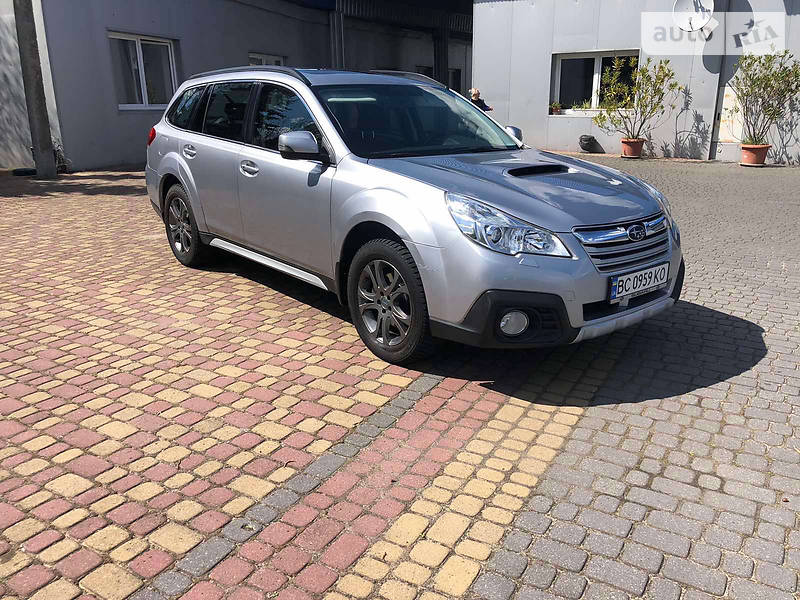 Позашляховик / Кросовер Subaru Outback 2013 в Рава-Руській