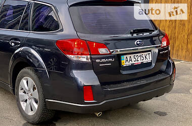 Универсал Subaru Outback 2011 в Киеве