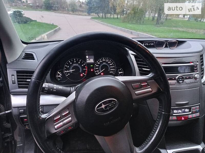 Позашляховик / Кросовер Subaru Outback 2011 в Житомирі