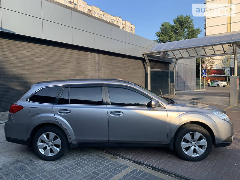 Універсал Subaru Outback 2011 в Києві