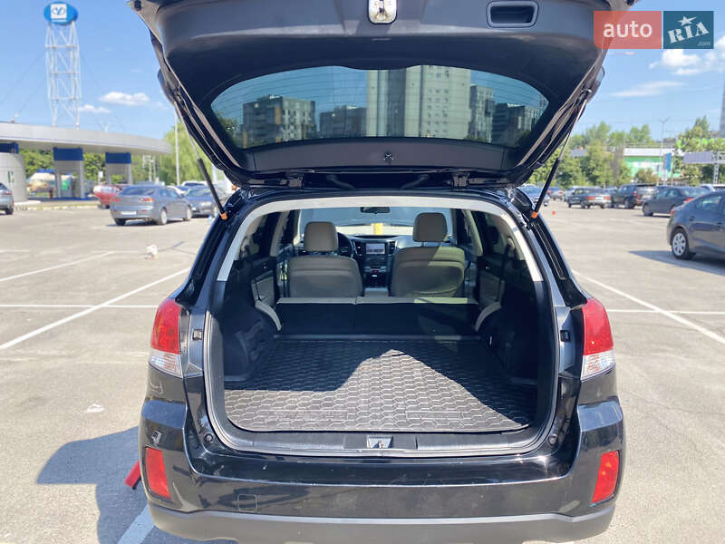 Универсал Subaru Outback 2010 в Днепре