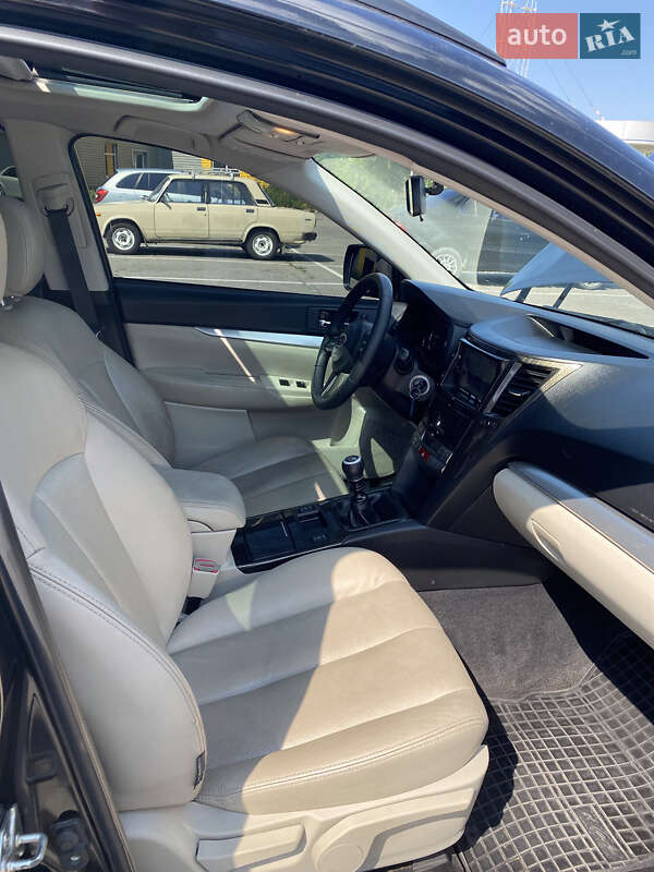 Универсал Subaru Outback 2010 в Днепре