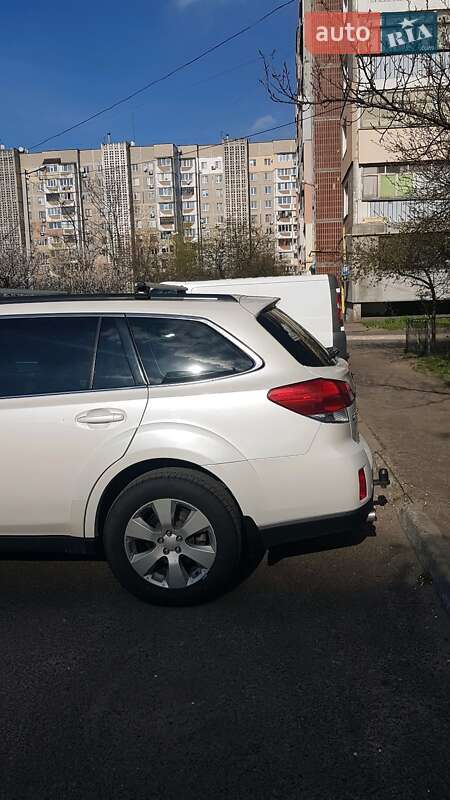 Універсал Subaru Outback 2010 в Черкасах