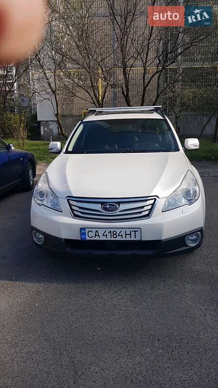 Універсал Subaru Outback 2010 в Черкасах