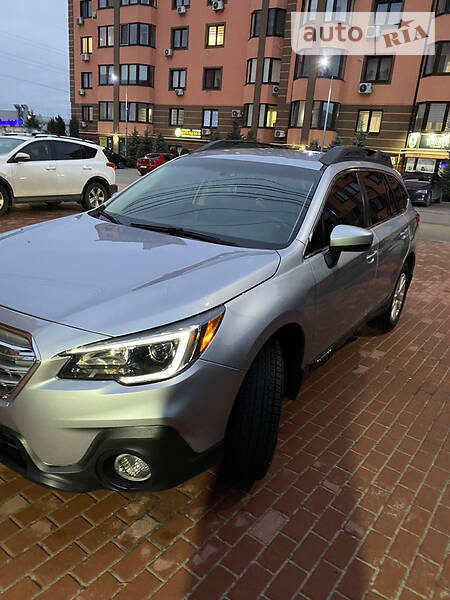 Универсал Subaru Outback 2017 в Киеве