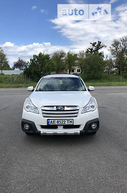 Позашляховик / Кросовер Subaru Outback 2013 в Новомосковську