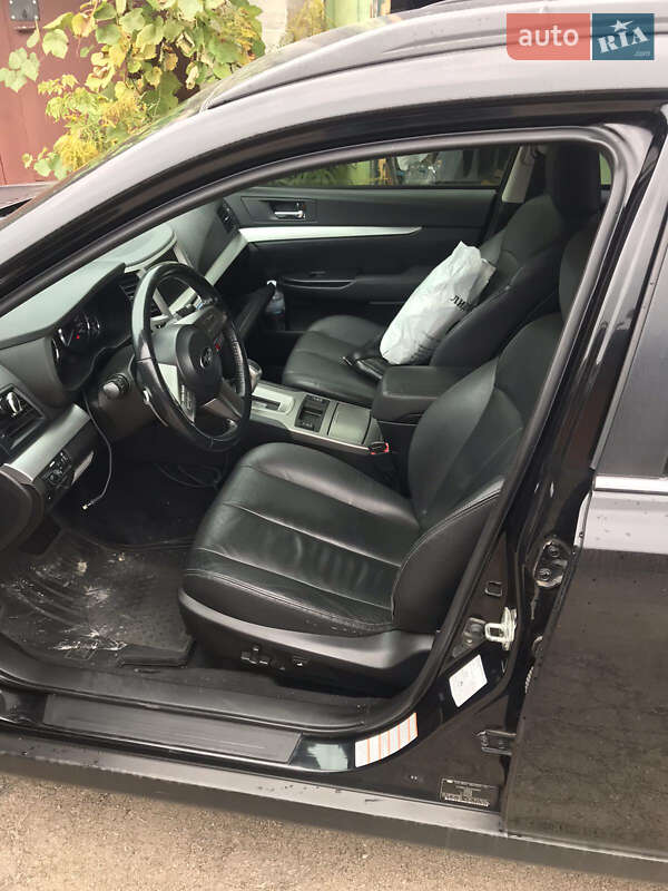 Універсал Subaru Outback 2011 в Києві