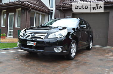 Внедорожник / Кроссовер Subaru Outback 2010 в Нетешине