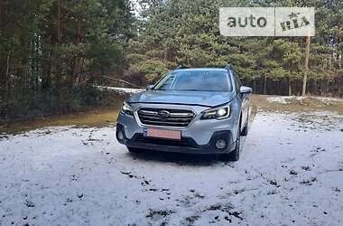 Внедорожник / Кроссовер Subaru Outback 2017 в Луцке