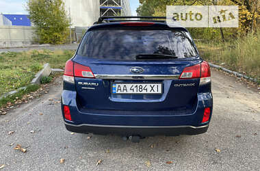 Універсал Subaru Outback 2010 в Києві