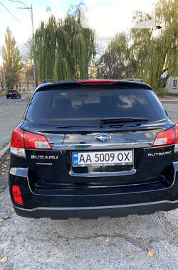 Универсал Subaru Outback 2010 в Киеве