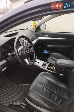 Універсал Subaru Outback 2011 в Житомирі