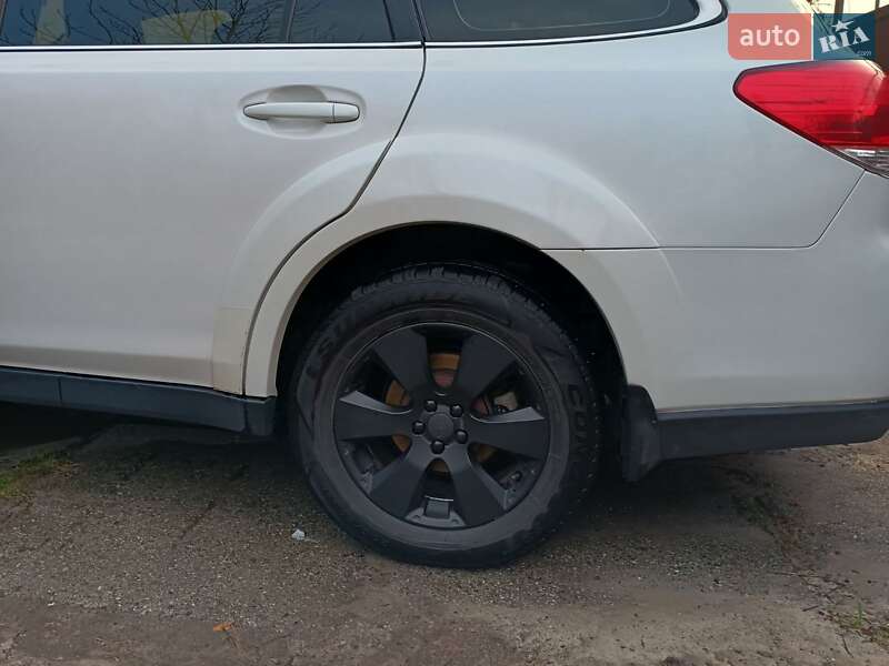 Універсал Subaru Outback 2010 в Черкасах