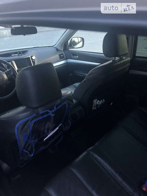 Универсал Subaru Outback 2013 в Львове