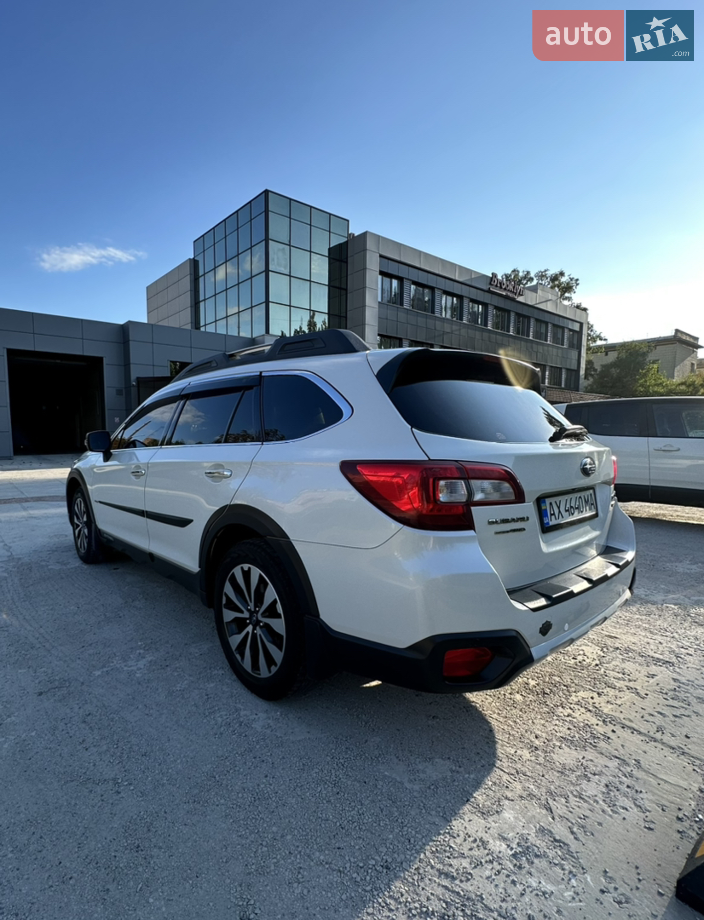 2017 Subaru Outback - мініатюра 19