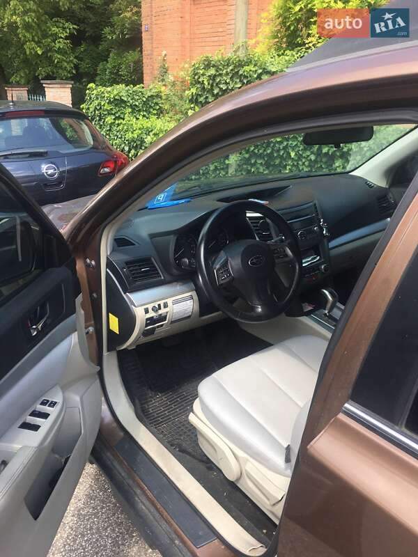 Универсал Subaru Outback 2012 в Полтаве