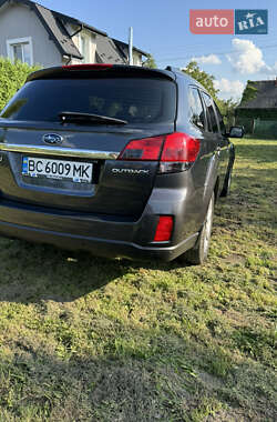 Універсал Subaru Outback 2010 в Львові