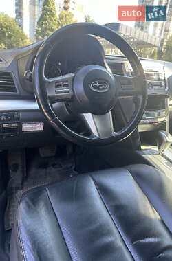 Универсал Subaru Outback 2010 в 