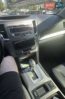 Универсал Subaru Outback 2010 в 