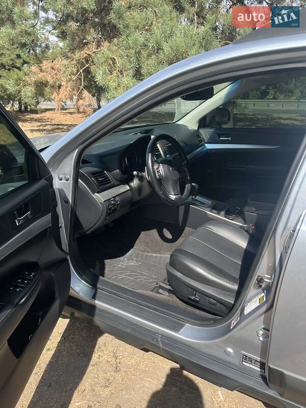 Универсал Subaru Outback 2013 в Днепре