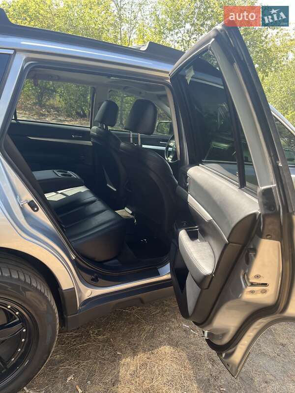 Универсал Subaru Outback 2013 в Днепре