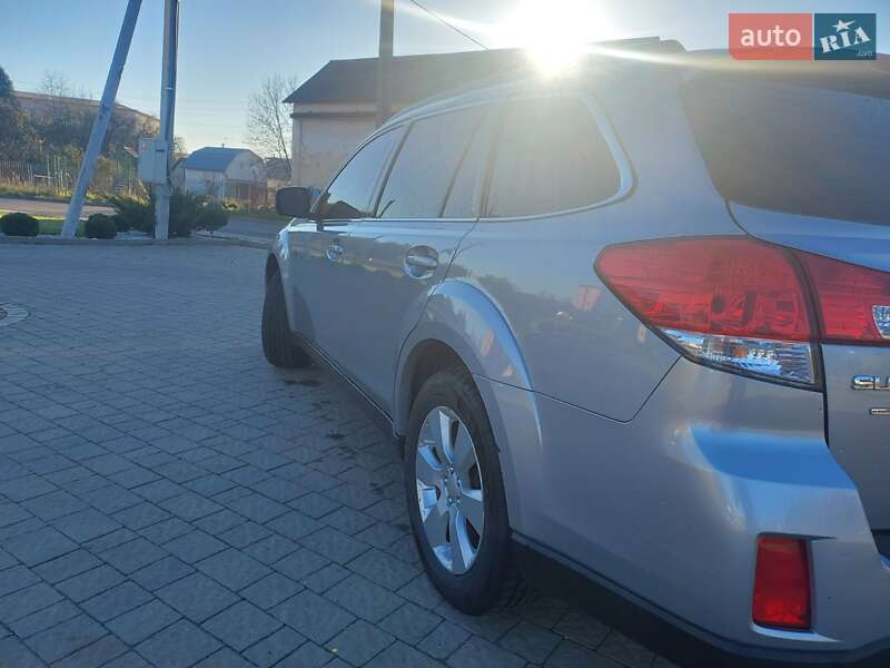 Универсал Subaru Outback 2011 в Дрогобыче
