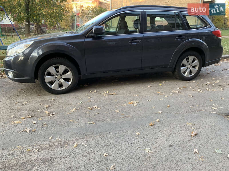 Subaru Outback 2011