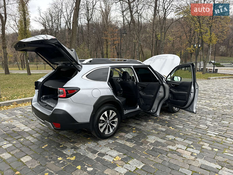 Внедорожник / Кроссовер Subaru Outback 2023 в Киеве