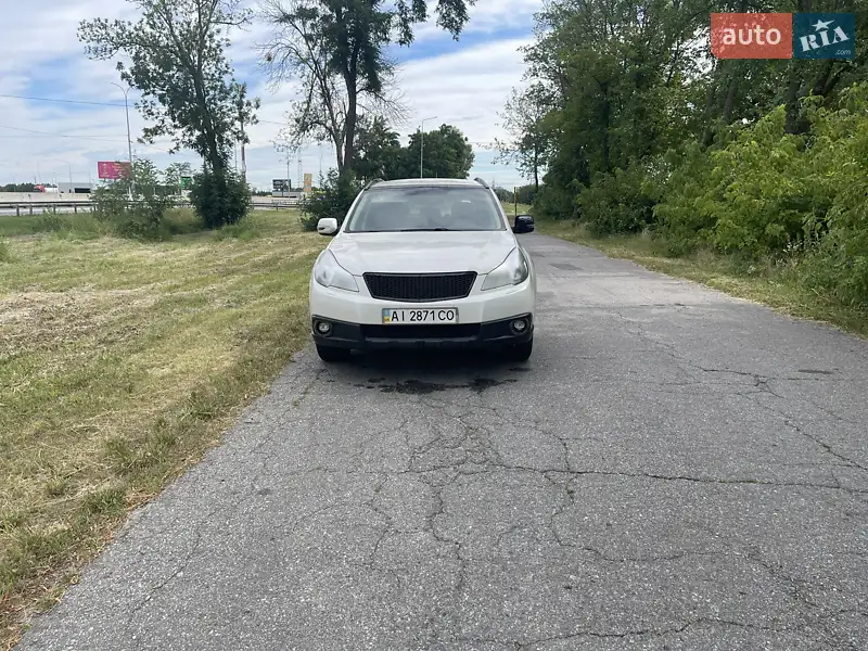 Универсал Subaru Outback 2012 в 