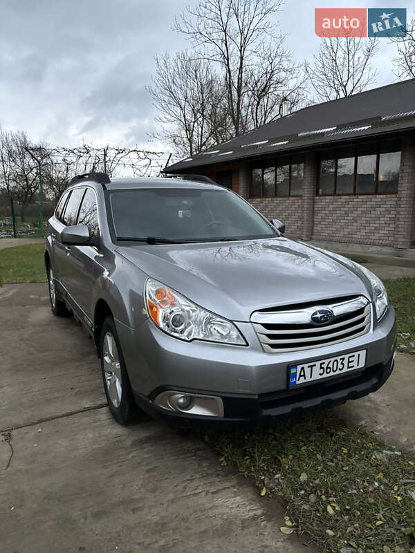 Универсал Subaru Outback 2011 в 