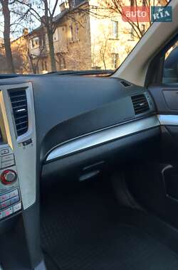 Универсал Subaru Outback 2011 в Киеве