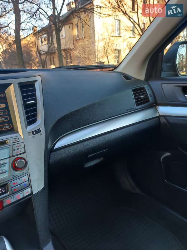 Універсал Subaru Outback 2011 в Києві