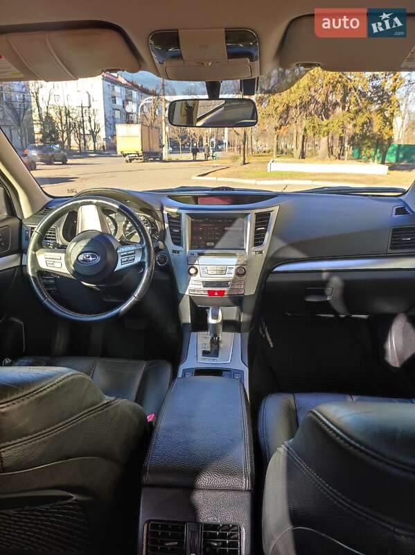 Універсал Subaru Outback 2011 в Києві