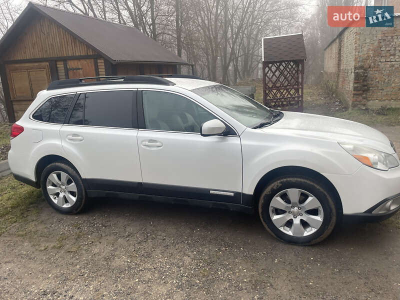 Универсал Subaru Outback 2012 в 
