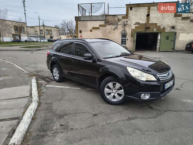 Универсал Subaru Outback 2011 в Киеве