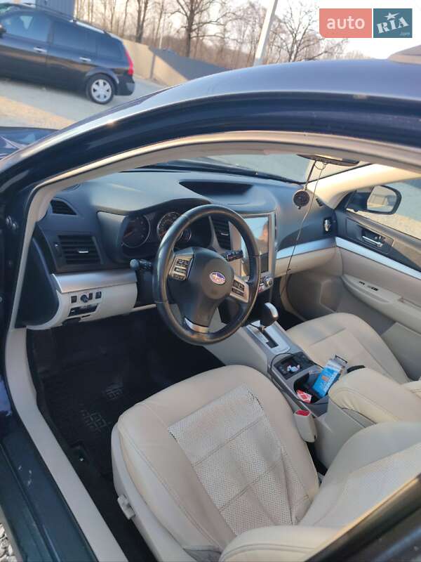 Универсал Subaru Outback 2014 в Сторожинце