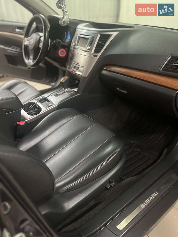 Універсал Subaru Outback 2013 в Черкасах